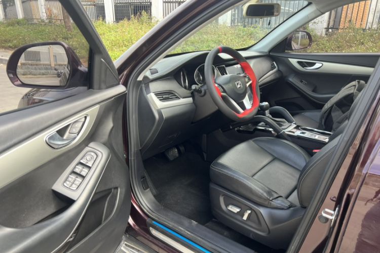 Used Zotye SR7 2016 1.5T CVT Cube Heart Edition China V Standard
