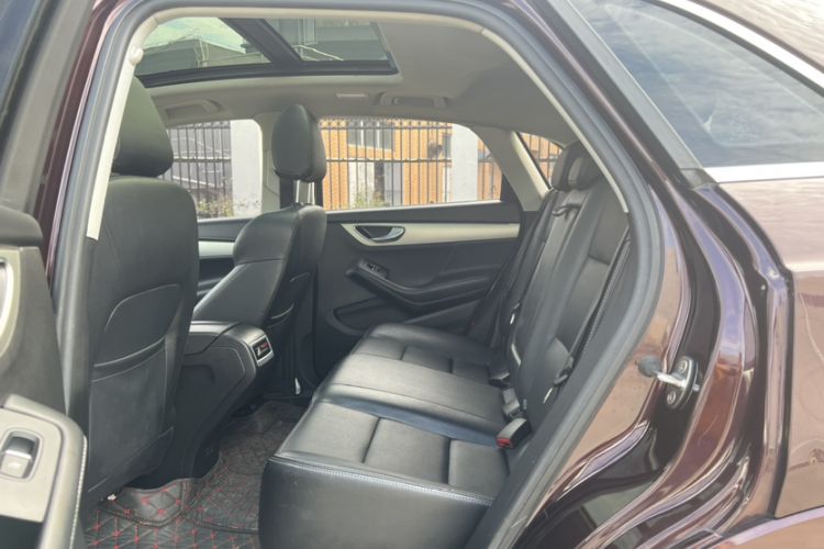 Used Zotye SR7 2016 1.5T CVT Cube Heart Edition China V Standard
