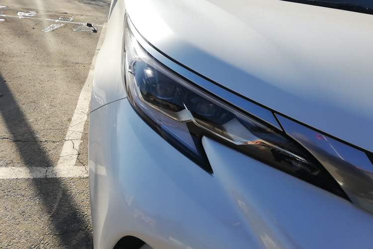 Used Toyota Granvia 2023 2.5L Hybrid Flagship VIP Edition Right Front Headlight