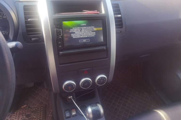 Used Dongfeng Fengdu MX6 2015 2.0L CVT Two-Wheel Drive Dream Edition