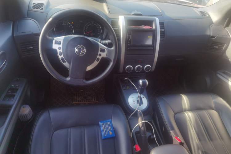 Used Dongfeng Fengdu MX6 2015 2.0L CVT Two-Wheel Drive Dream Edition