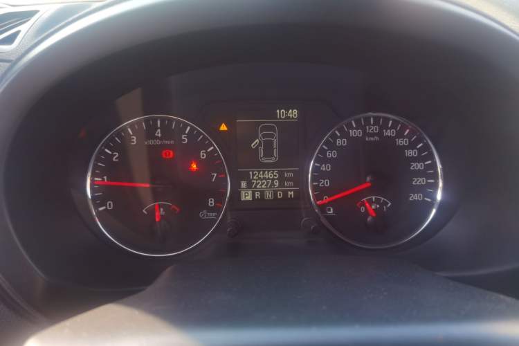 Used Dongfeng Fengdu MX6 2015 2.0L CVT Two-Wheel Drive Dream Edition