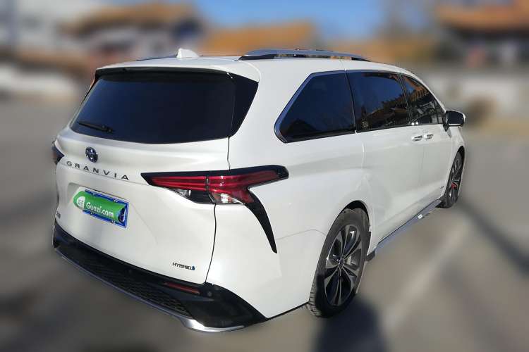 Used Toyota Granvia 2023 2.5L Hybrid Flagship VIP Edition Rear Right 45 Deg