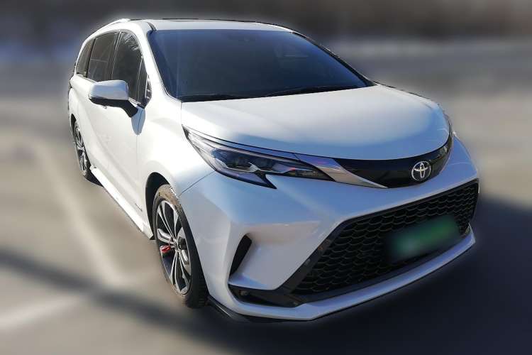 Used Toyota Granvia 2023 2.5L Hybrid Flagship VIP Edition Front Right 45 Deg