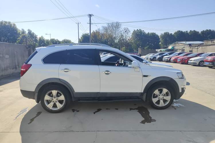 Used Chevrolet Captiva 2012 2.4L 4x4 Flagship Edition 7 Seats
