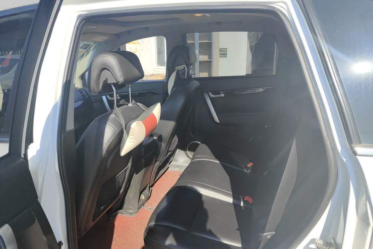 Used Chevrolet Captiva 2012 2.4L 4x4 Flagship Edition 7 Seats
