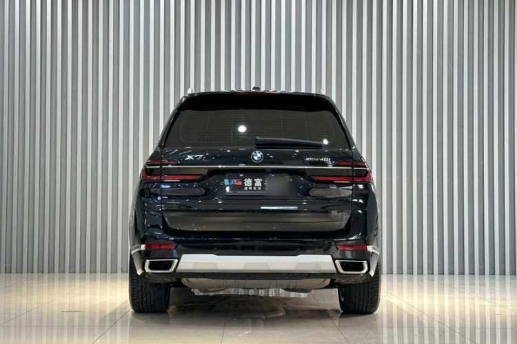 Used BMW X7 2023 xDrive40i Luxury Package with Leading Features
