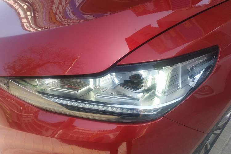 Used Wey VV6 2018 2.0T Two-Wheel-Drive Ultra-Luxury Version China V Standard
