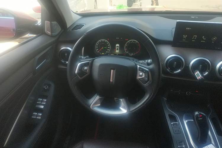 Used Wey VV6 2018 2.0T Two-Wheel-Drive Ultra-Luxury Version China V Standard
