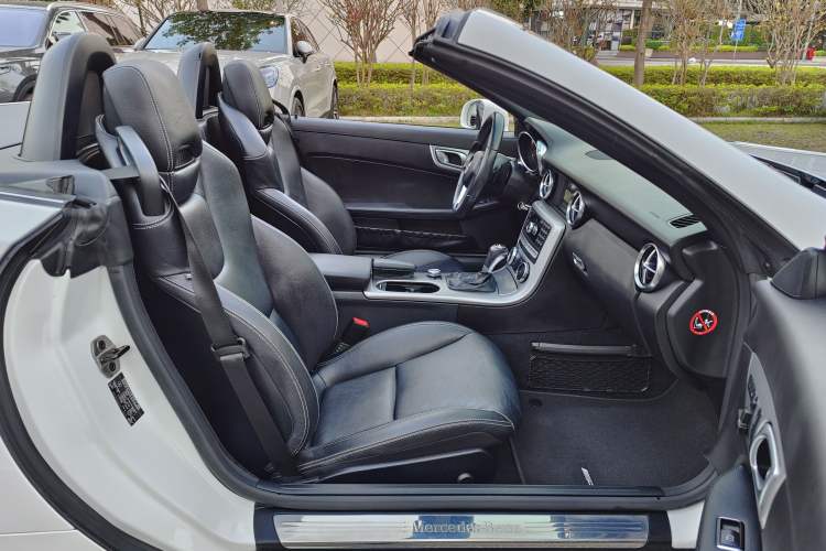 Used Mercedes-Benz SLK-Class 2011 SLK 200 Fashion Model
