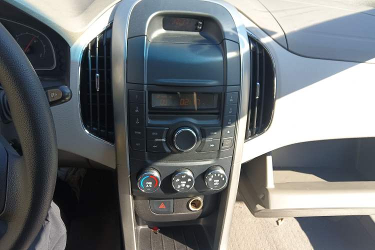 Used Baojun 630 2011 1.5L manual Comfort trim level
