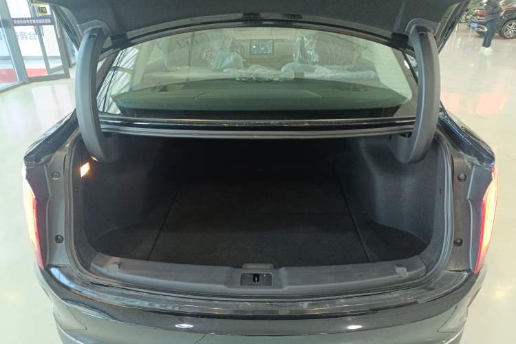 Used Hongqi E-QM5 2022 431 km Charge & Enjoy Edition