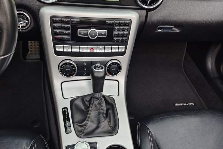 Used Mercedes-Benz SLK-Class 2011 SLK 200 Fashion Model
