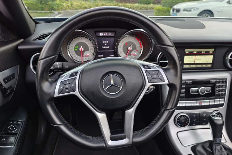 Used Mercedes-Benz SLK-Class 2011 SLK 200 Fashion Model
