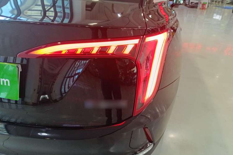 Used Hongqi E-QM5 2022 431 km Charge & Enjoy Edition