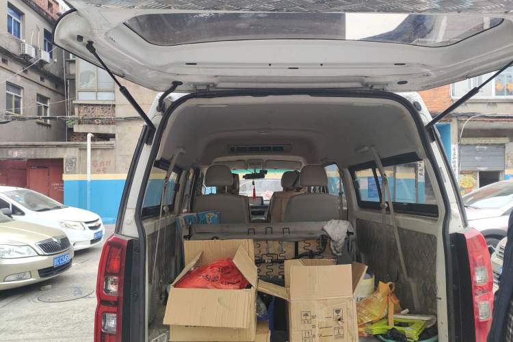 Used Jinbei New Hiace S 2018 1.6L Business Edition DLCG16 Trunk