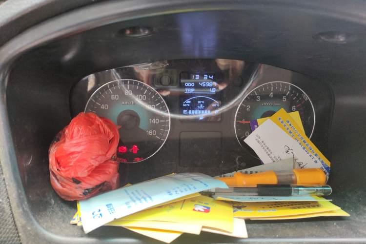 Used Jinbei New Hiace S 2018 1.6L Business Edition DLCG16 Odometer Close Up