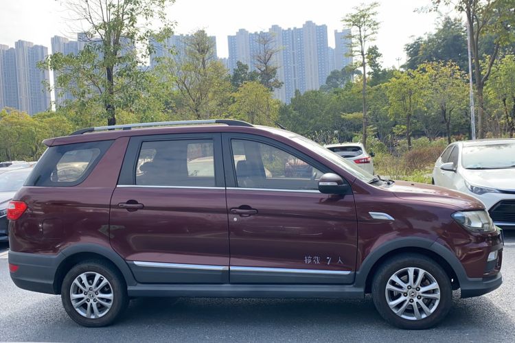 Used Dongfeng Fengon 370 2016 1.5L Manual Luxury 7-Seater
