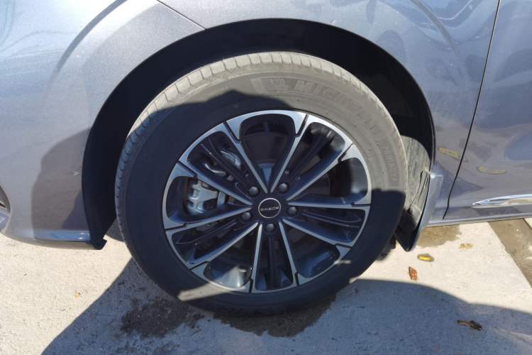 Used Roewe iMAX8 2022 400TGI Prestige Edition
