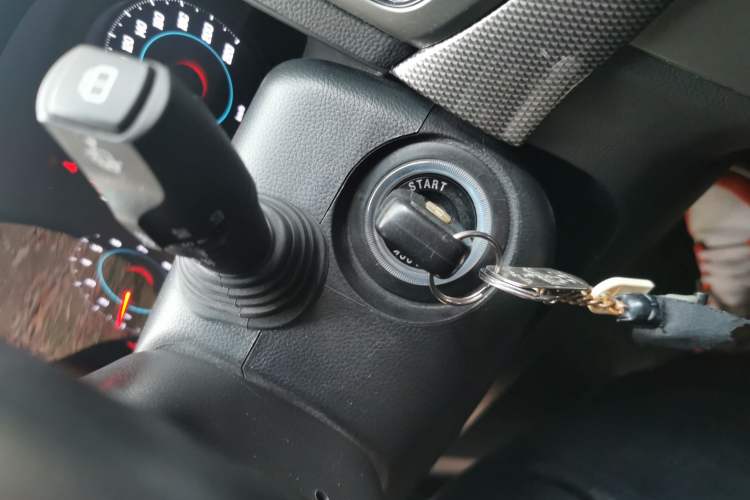 Used Chevrolet Captiva 2011 2.4 AT 7-Seater Luxury Edition