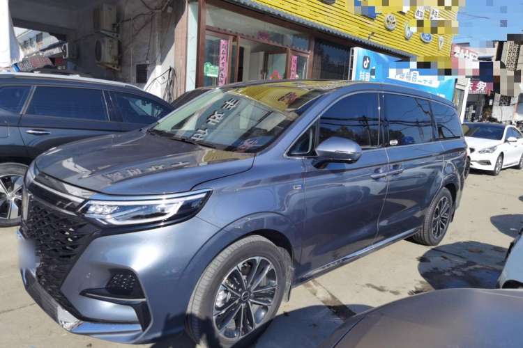 Used Roewe iMAX8 2022 400TGI Prestige Edition
