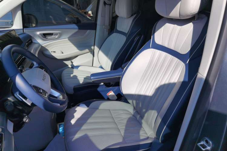 Used Roewe iMAX8 2022 400TGI Prestige Edition
