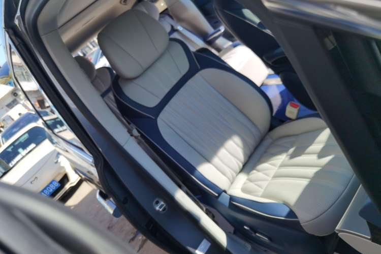 Used Roewe iMAX8 2022 400TGI Prestige Edition
