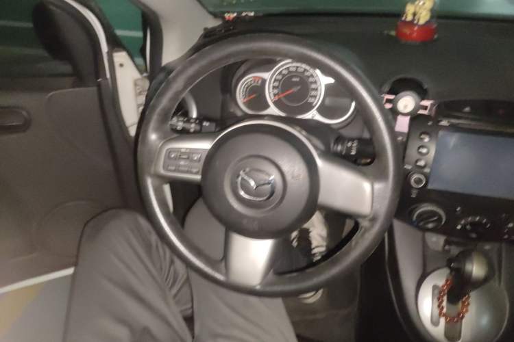 Used Mazda Mazda 2 2012 Hatchback Xuan Dong 1.5L Automatic Value Edition
