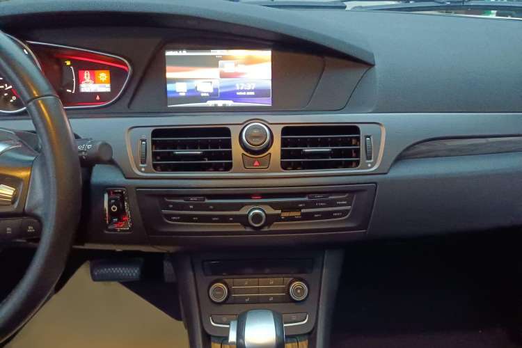 Used Roewe 550 2013 550S 1.8L Automatic Start-Zhen Edition
