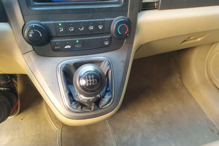 Used Honda CR-V 2010 2.0L manual two-wheel drive urban version
