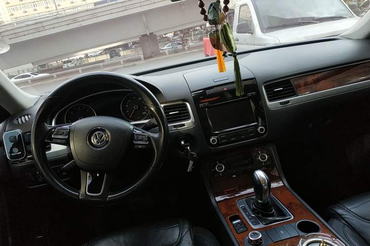 Used Volkswagen Touareg 2011 3.0 TDI Diesel Standard Version