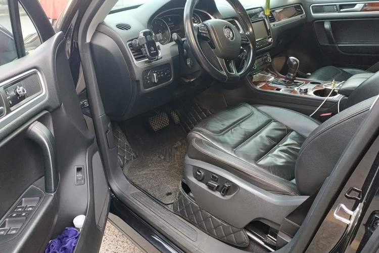 Used Volkswagen Touareg 2011 3.0 TDI Diesel Standard Version