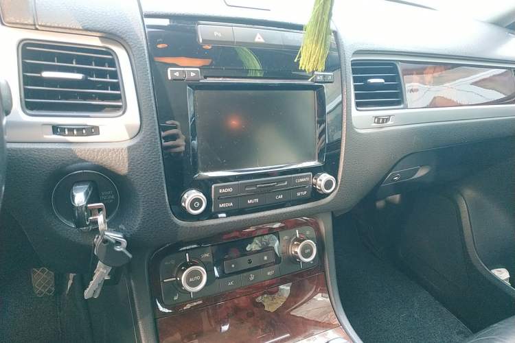 Used Volkswagen Touareg 2011 3.0 TDI Diesel Standard Version