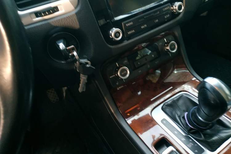 Used Volkswagen Touareg 2011 3.0 TDI Diesel Standard Version