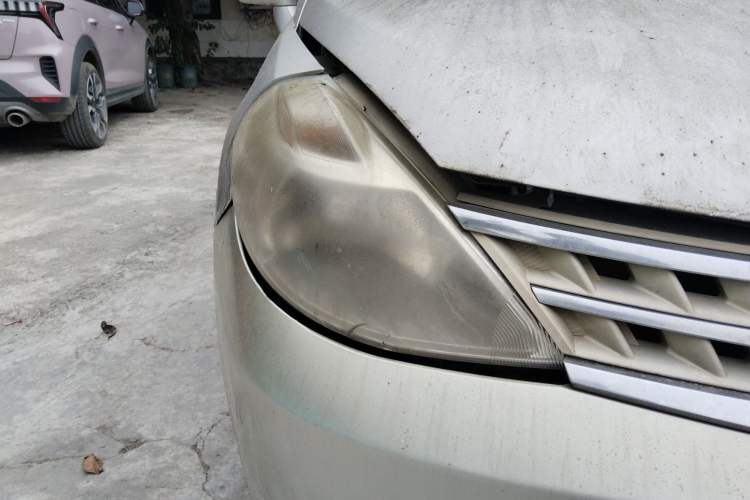 Used Nissan Tiida Sedan 2008 1.6L Automatic Fashion Edition Right Front Headlight