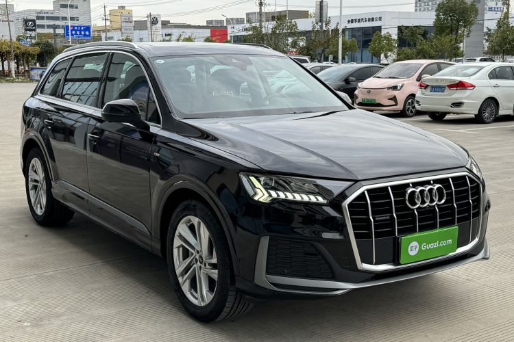 Used Audi Q7 2021 45 TFSI quattro S line Sport model