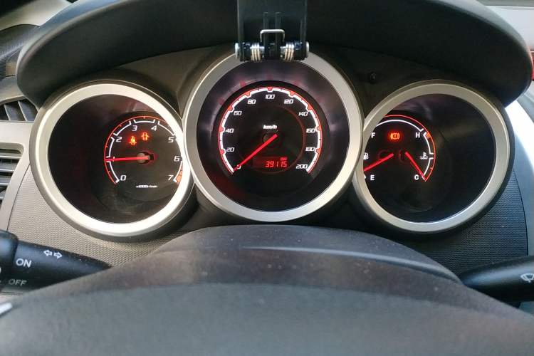 Used CHANGAN CX20 2014 1.4L Manual Sunroof Navigation Version – China IV Standard
