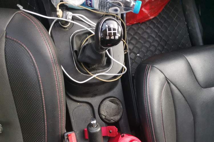 Used Dongfeng Fengon 370 2016 1.5L Manual Elite Travel Edition 7 Seats
