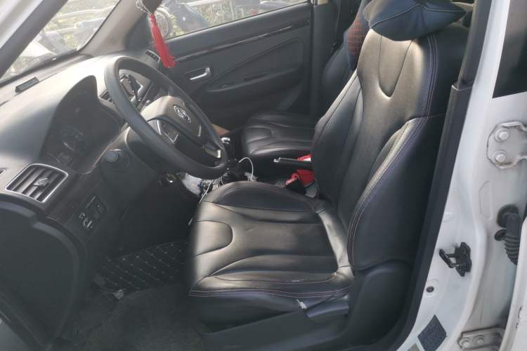 Used Dongfeng Fengon 370 2016 1.5L Manual Elite Travel Edition 7 Seats
