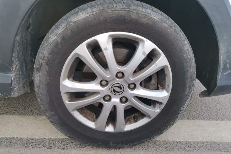 Used Dongfeng Fengon 370 2016 1.5L Manual Elite Travel Edition 7 Seats
