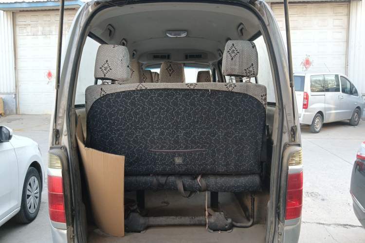 Used Jinbei Grace 2013 2.0L Zhi Ling Standard Version 11-Seater National Games Commemorative Edition Euro 5 10-Seater
