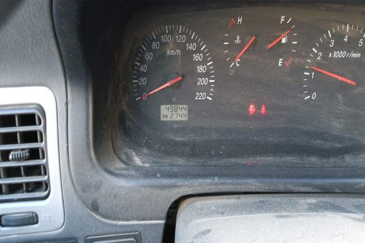 Used Jinbei Grace 2013 2.0L Zhi Ling Standard Version 11-Seater National Games Commemorative Edition Euro 5 10-Seater
