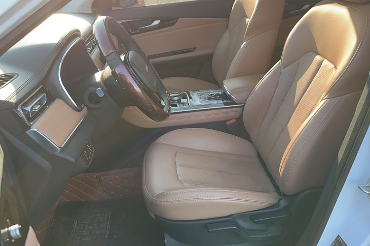 Used Sinotruk VGV VX7 2022 2.0T Automatic Industry-Customized Version HY4C20B
