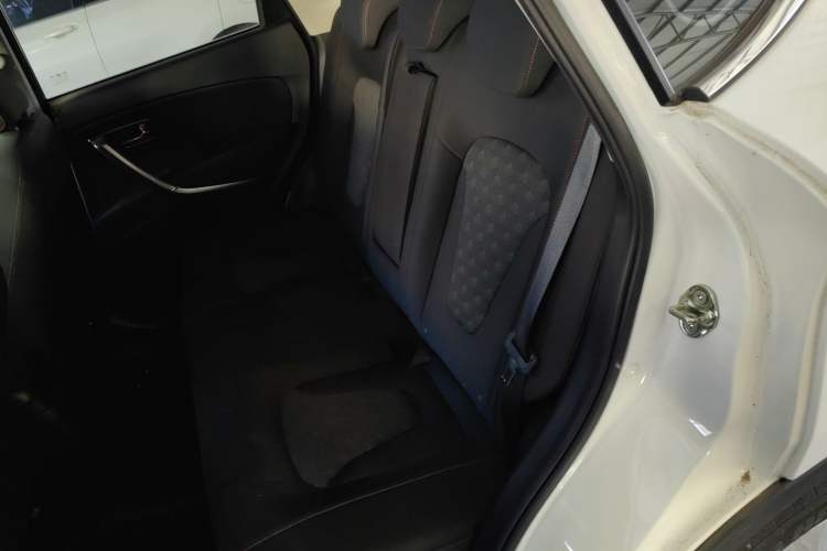 Used Bestune X80 2015 2.0L automatic comfort version
