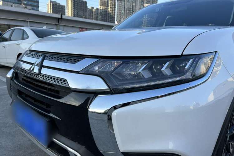 Used Mitsubishi Outlander 2020 2.4L 4x4 Zhi Xiang Edition 5 Seats