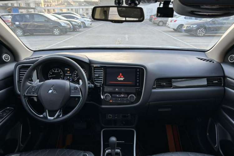 Used Mitsubishi Outlander 2020 2.4L 4x4 Zhi Xiang Edition 5 Seats