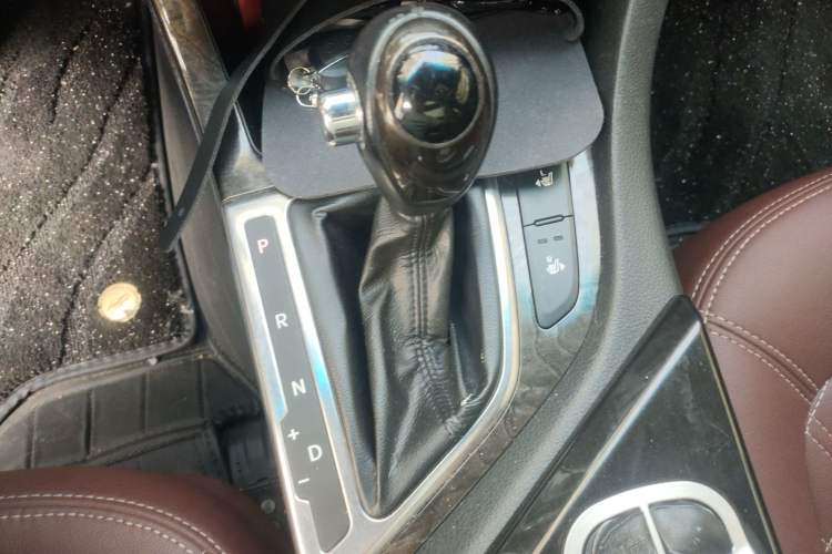 Used Kia  2012 2.0L Automatic DLX