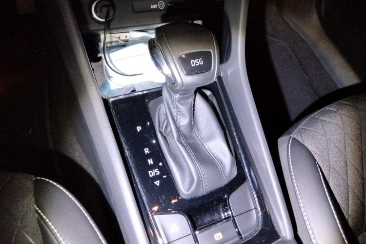 Used Skoda Karoq 2018 TSI280 Flagship Edition China V Standard Gear Lever