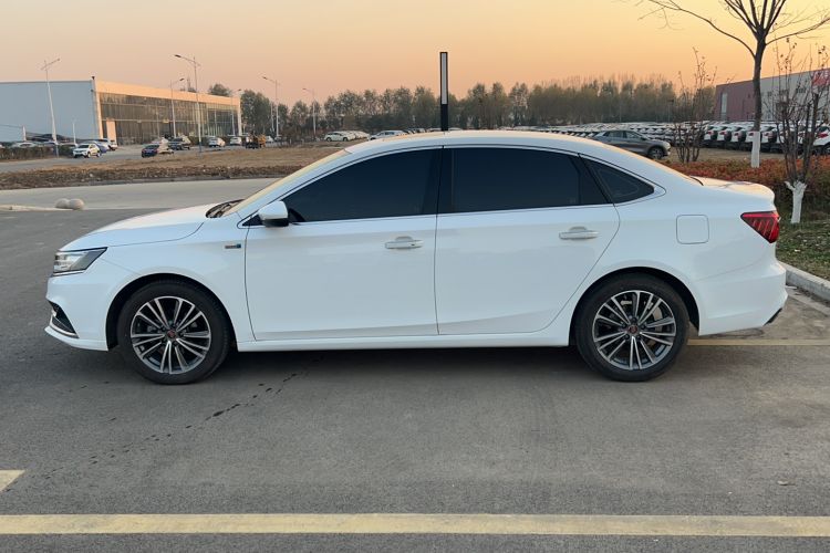 Used Roewe i6 2020 PLUS 1.6L CVT 4G Connected Glory Flagship Edition
