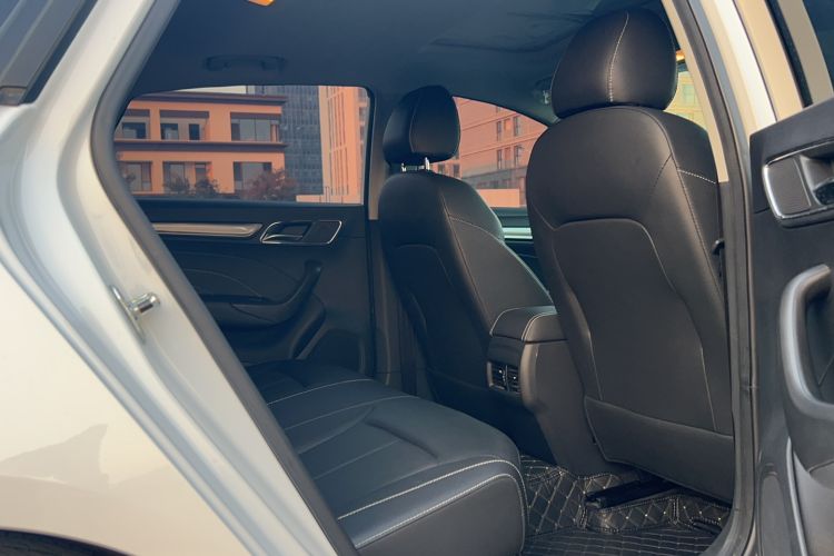 Used Roewe i6 2020 PLUS 1.6L CVT 4G Connected Glory Flagship Edition
